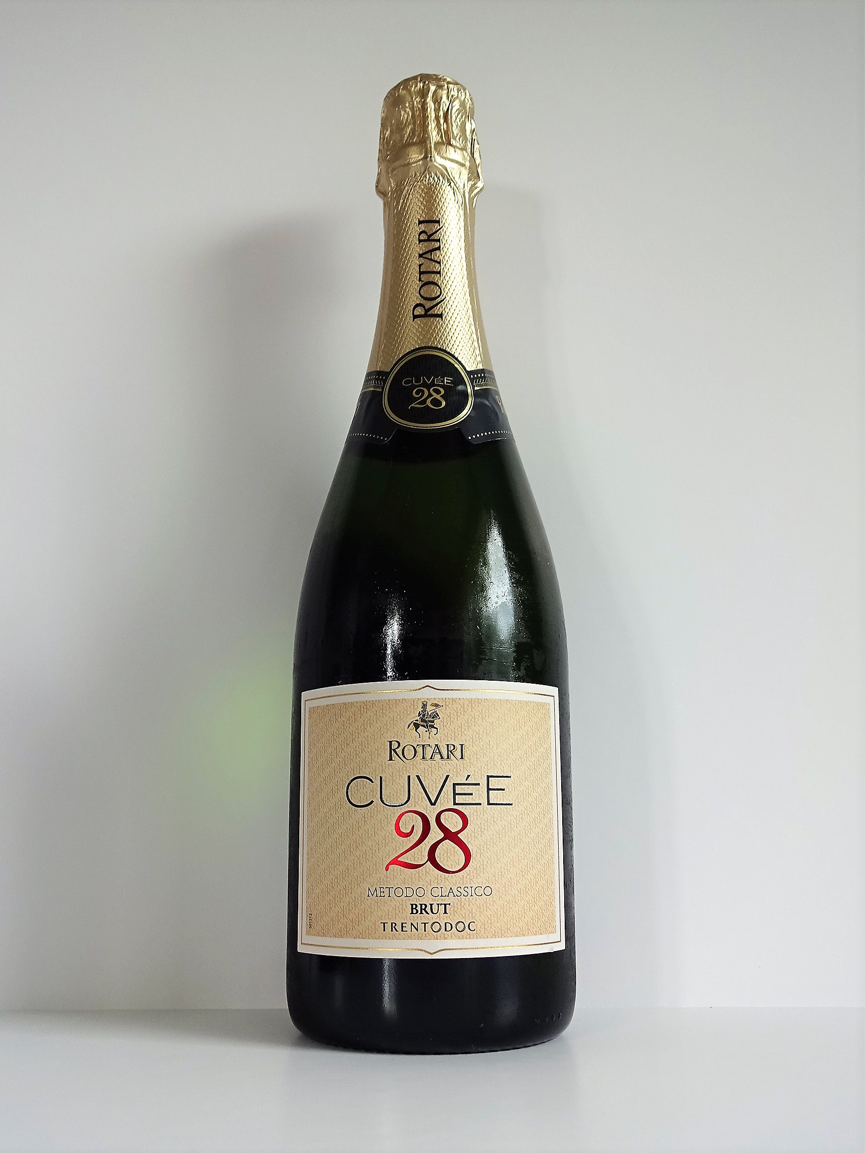 Rotari Cuvee 28+ Metodo Classico Brut NV